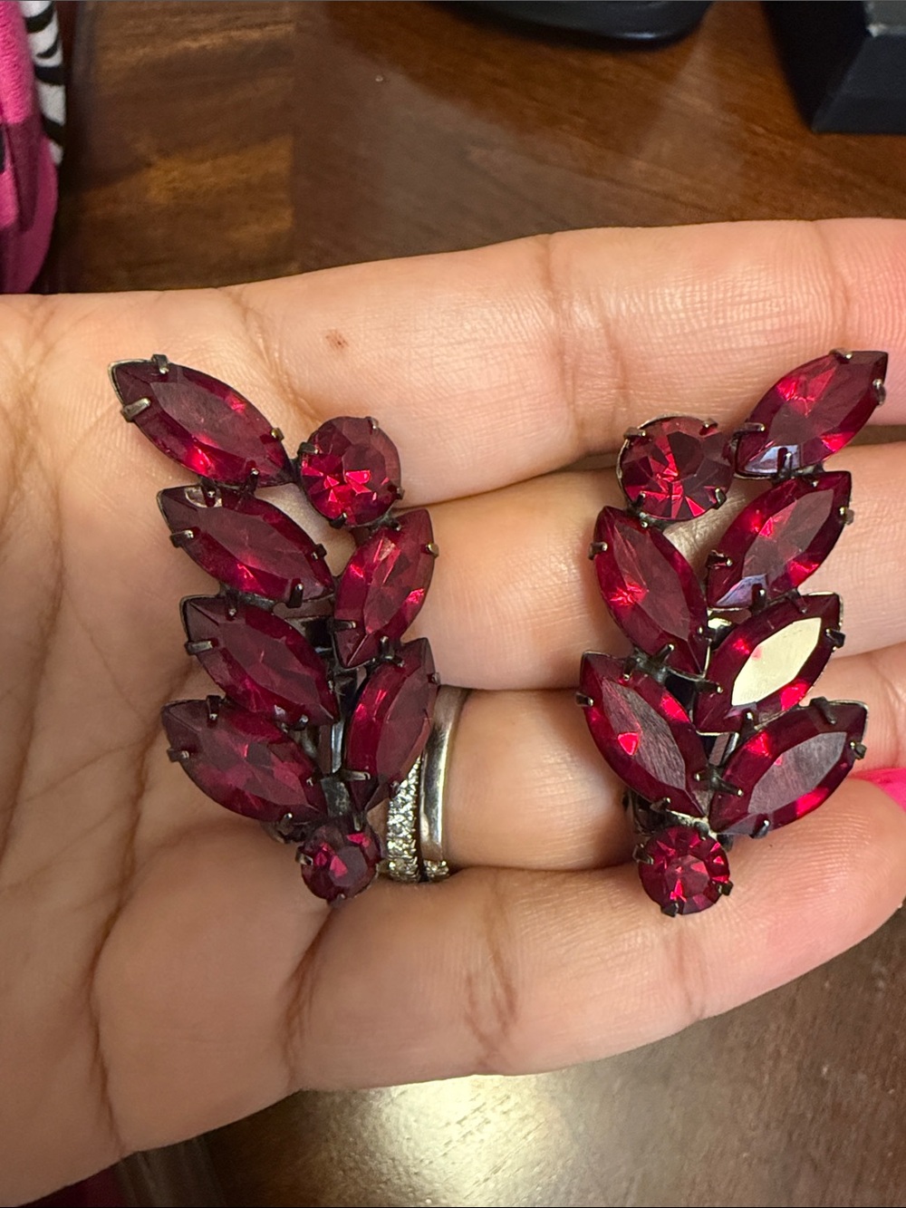 THELMA DEUTSCH Red Leaf Cluster Clip-On Earrings